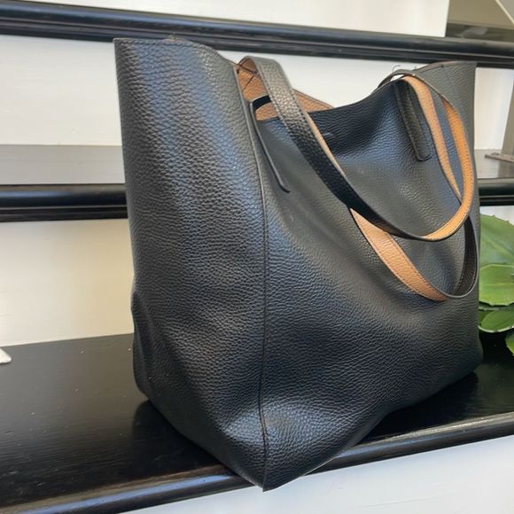 tote bag extra large shoulder bag  like new back and tan - Picture 5 of 8